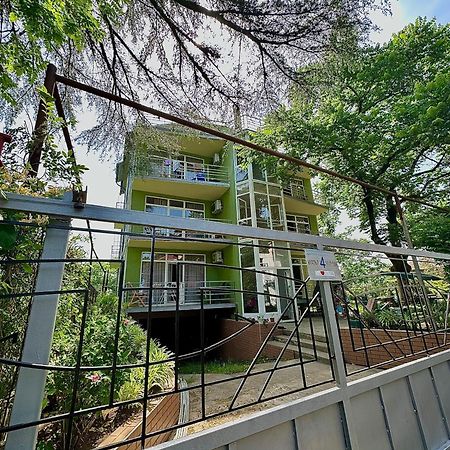 Green Hotel Уреки Экстерьер фото