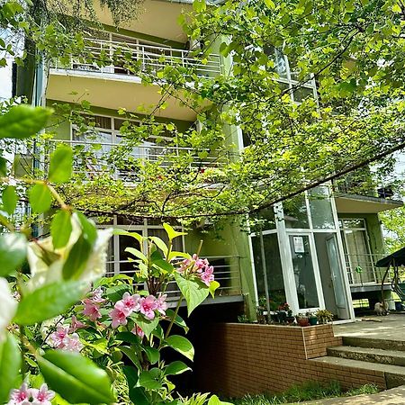 Green Hotel Уреки Экстерьер фото